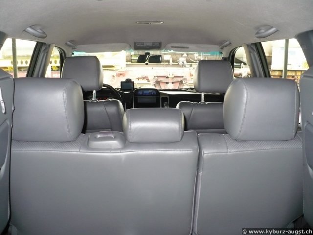 2009.08.02-toyotalandcruiser-07.jpg